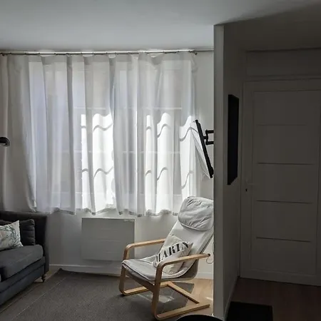 Maison Saint-sauveur 펜션 *